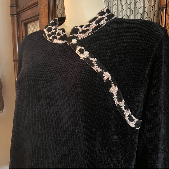 Mia Nola Leopard Print Trimmed Sweater - Picture 3 of 6